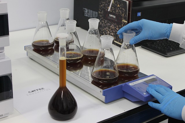 用于制備高彈性、低收縮泡沫填縫劑的聚醚多元醇的分子結構設計